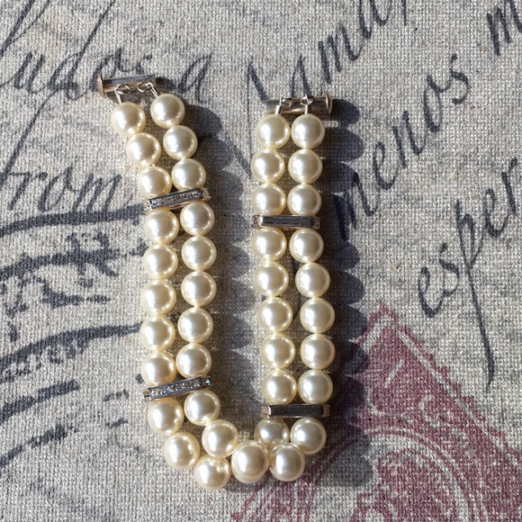 Three String Pearl Necklace/ Bracelet Set - Picture 5 of 5